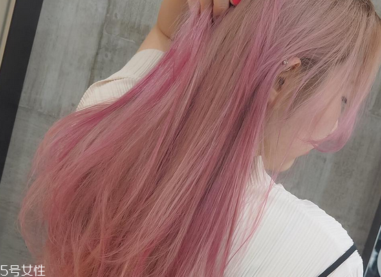 櫻珊瑚發(fā)色容易掉色嗎 第4天開(kāi)始褪色 櫻珊瑚發(fā)色容易掉色嗎 第4天開(kāi)始褪色