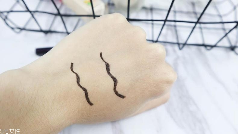 妙巴黎和catrice粉底液哪個好 油皮用catrice防脫妝 妙巴黎和catrice粉底液哪個好 油皮用catrice防脫妝