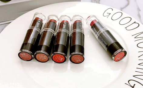 嘴唇干適合什么口紅 干唇妹子看過來 嘴唇干適合什么口紅 干唇妹子看過來