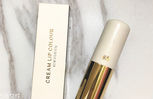 嘴唇干適合什么口紅 干唇妹子看過來 嘴唇干適合什么口紅 干唇妹子看過來