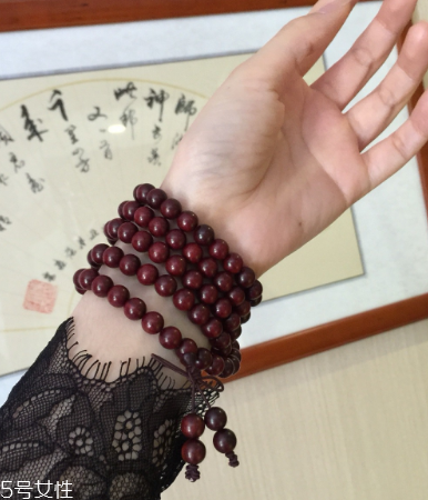 小葉紫檀手串可以沾水嗎 會(huì)影響光澤 小葉紫檀手串可以沾水嗎 會(huì)影響光澤