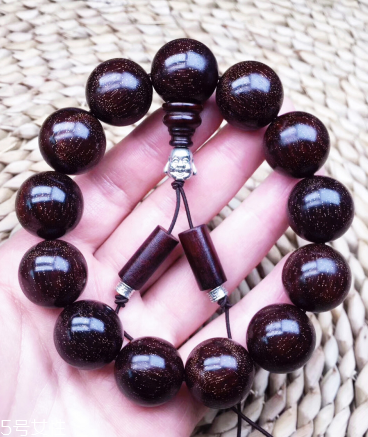 小葉紫檀手串可以沾水嗎 會(huì)影響光澤 小葉紫檀手串可以沾水嗎 會(huì)影響光澤