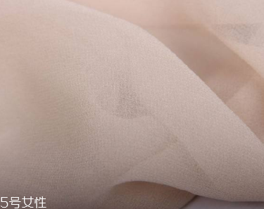 雪紡和桑蠶絲的區(qū)別 后者要高檔一些 雪紡和桑蠶絲的區(qū)別 后者要高檔一些