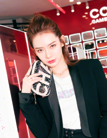 美瞳多久換一次護(hù)理液 及時更換