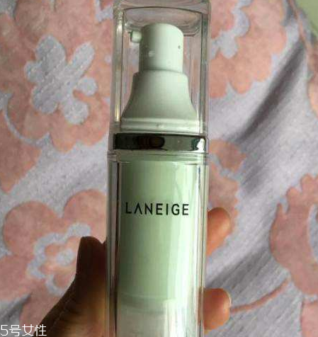 膚色泛紅用什么隔離霜好 這種顏色最合適 膚色泛紅用什么隔離霜好 這種顏色最合適