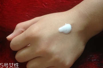 按摩膏適合油性肌膚嗎 這種質(zhì)地盡享清爽 按摩膏適合油性肌膚嗎 這種質(zhì)地盡享清爽