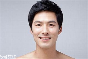 男人怎么護膚比較好 男人健康護膚的13個小細節(jié) 男人怎么護膚比較好 男人健康護膚的13個小細節(jié)