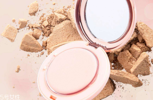 粉餅能定妝嗎 挑對了不怕脫妝
