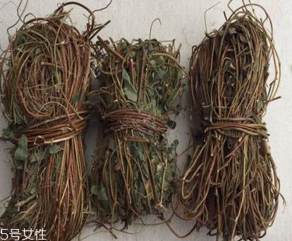 雞骨草怎么吃 薏米雞骨草茯苓煲老鴨 雞骨草怎么吃 薏米雞骨草茯苓煲老鴨