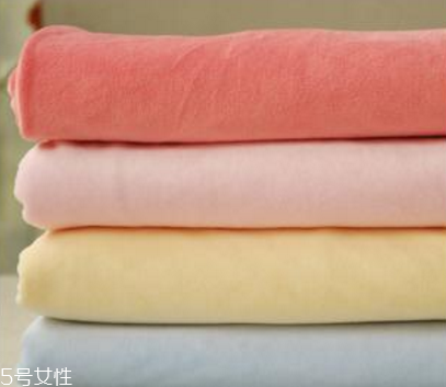 寶寶絨是什么面料 柔軟親膚觸感好 寶寶絨是什么面料 柔軟親膚觸感好