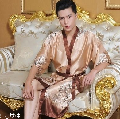 真絲可以用洗衣機(jī)洗嗎 會(huì)損害衣服 真絲可以用洗衣機(jī)洗嗎 會(huì)損害衣服