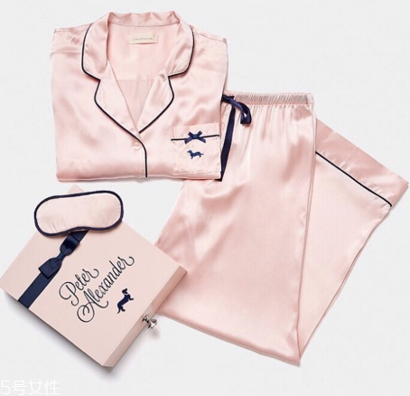 真絲破了怎么補(bǔ)救 讓真絲恢復(fù)如初 真絲破了怎么補(bǔ)救 讓真絲恢復(fù)如初