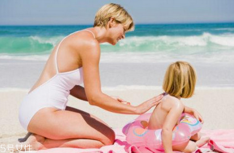 寶寶防曬霜怎么用 寶寶涂防曬霜需要謹(jǐn)記三點(diǎn) 寶寶防曬霜怎么用 寶寶涂防曬霜需要謹(jǐn)記三點(diǎn)