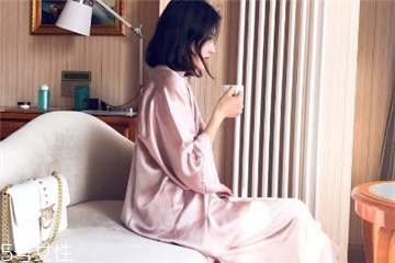 真絲上有染發(fā)劑怎么辦 染發(fā)劑去除妙招 真絲上有染發(fā)劑怎么辦 染發(fā)劑去除妙招