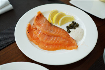 煙熏三文魚怎么做 簡(jiǎn)易版與替代版 煙熏三文魚怎么做 簡(jiǎn)易版與替代版