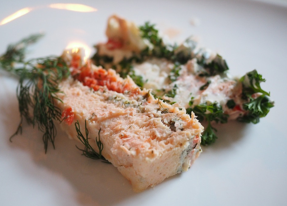 煙熏三文魚怎么做 簡(jiǎn)易版與替代版 煙熏三文魚怎么做 簡(jiǎn)易版與替代版