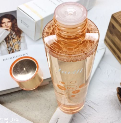 油性肌膚適合什么平衡露 用對(duì)了完美控油 油性肌膚適合什么平衡露 用對(duì)了完美控油