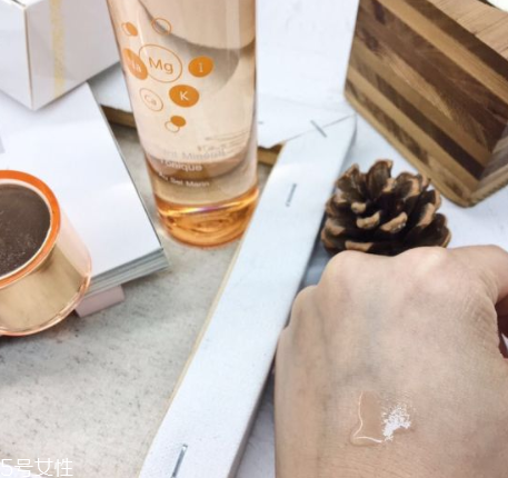 油性肌膚適合什么平衡露 用對(duì)了完美控油 油性肌膚適合什么平衡露 用對(duì)了完美控油