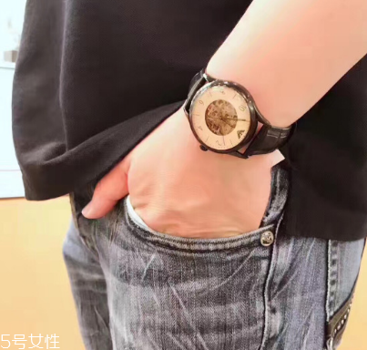 機(jī)械表全自動(dòng)好還是半自動(dòng)好 清楚認(rèn)識(shí)兩者的區(qū)別 機(jī)械表全自動(dòng)好還是半自動(dòng)好 清楚認(rèn)識(shí)兩者的區(qū)別