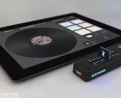 1000元左右內送男生什么禮物