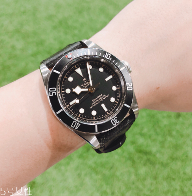 機械表和光動能表哪個好 這樣選不會錯 機械表和光動能表哪個好 這樣選不會錯