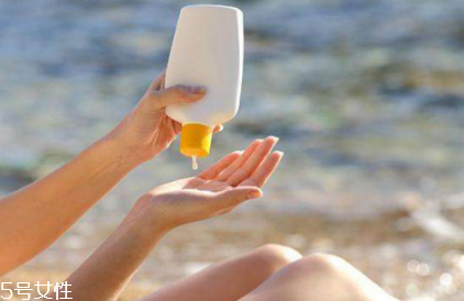 防護(hù)噴霧和防曬噴霧的區(qū)別 防護(hù)噴霧和防曬霜的使用順序 防護(hù)噴霧和防曬噴霧的區(qū)別 防護(hù)噴霧和防曬霜的使用順序