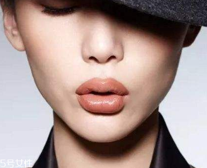 嘟嘟唇是天生的嗎 天生人工的都有 嘟嘟唇是天生的嗎 天生人工的都有