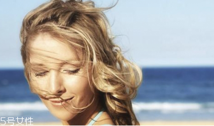 化妝后怎么用防曬噴霧好 出門要及時補涂 化妝后怎么用防曬噴霧好 出門要及時補涂