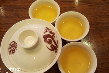 茶油能祛痘嗎 茶油有祛痘小竅門 茶油能祛痘嗎 茶油有祛痘小竅門