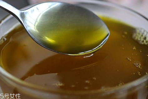 茶油能涂在傷口上嗎 可以涂在傷口上 茶油能涂在傷口上嗎 可以涂在傷口上