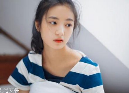 哺乳期能不能割雙眼皮 不能割雙眼皮的時(shí)期 哺乳期能不能割雙眼皮 不能割雙眼皮的時(shí)期