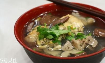 鴨血粉絲湯吃多了會上火嗎 易消化不會上火 鴨血粉絲湯吃多了會上火嗎 易消化不會上火