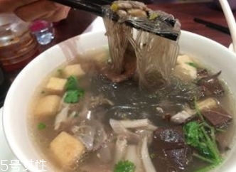 鴨血粉絲湯的配料搭配有哪些