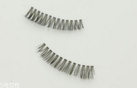 長期用假睫毛雙眼皮貼的危害 適當(dāng)減少佩戴時(shí)間 長期用假睫毛雙眼皮貼的危害 適當(dāng)減少佩戴時(shí)間