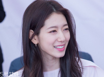 長期用假睫毛雙眼皮貼的危害 適當(dāng)減少佩戴時(shí)間 長期用假睫毛雙眼皮貼的危害 適當(dāng)減少佩戴時(shí)間