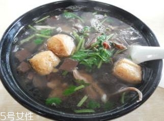 鴨血粉絲湯的由來和產(chǎn)地 鴨血粉絲湯的由來和產(chǎn)地