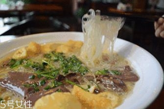 鴨血粉絲湯的價(jià)格 鴨血粉絲湯多少錢(qián)一碗 鴨血粉絲湯的價(jià)格 鴨血粉絲湯多少錢(qián)一碗