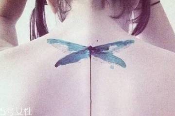 紋身可以涂凡士林嗎 可以但是要清洗 紋身可以涂凡士林嗎 可以但是要清洗