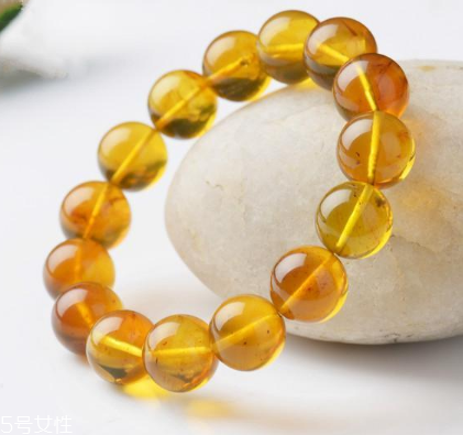 琥珀手鏈一般多少錢 幾百元就能買到 琥珀手鏈一般多少錢 幾百元就能買到