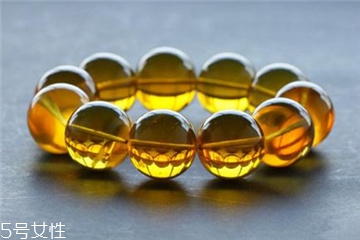 琥珀手鏈一般多少錢 幾百元就能買到 琥珀手鏈一般多少錢 幾百元就能買到