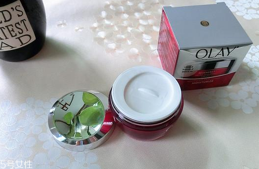 olay大紅瓶搓泥是怎么回事 讓你擁有凍齡肌 olay大紅瓶搓泥是怎么回事 讓你擁有凍齡肌