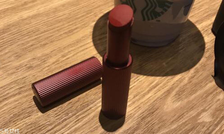 瑪麗黛佳222是什么色 瑪麗黛佳222和迪奧999對(duì)比 瑪麗黛佳222是什么色 瑪麗黛佳222和迪奧999對(duì)比