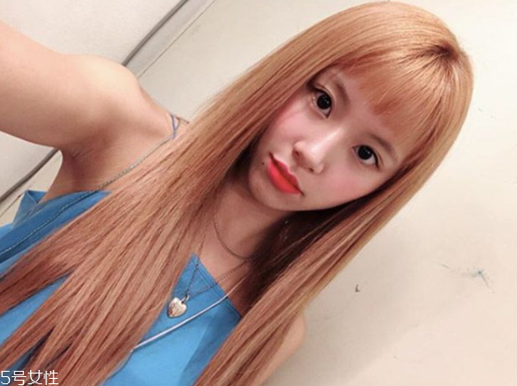 2018狗啃劉海圖片女 女明星最愛(ài)的狗啃劉海