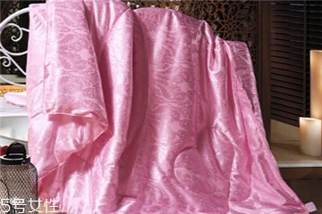 蠶絲被為什么冬暖夏涼 原因是這樣 蠶絲被為什么冬暖夏涼 原因是這樣