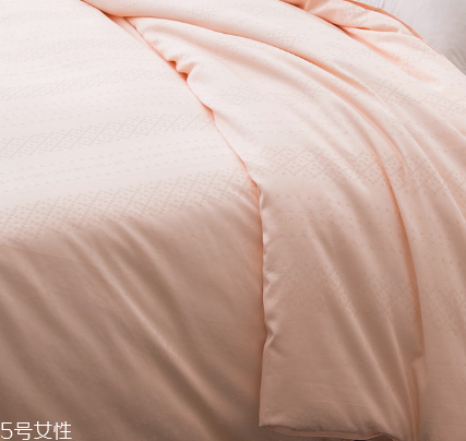 蠶絲被用什么被套好 被套這樣挑選 蠶絲被用什么被套好 被套這樣挑選