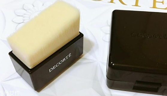 牙刷粉底刷和碗狀粉底刷哪個(gè)好 熱門(mén)粉底刷哪家強(qiáng) 牙刷粉底刷和碗狀粉底刷哪個(gè)好 熱門(mén)粉底刷哪家強(qiáng)