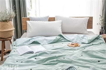 蠶絲被冬天蓋暖和嗎 保暖又輕便 蠶絲被冬天蓋暖和嗎 保暖又輕便