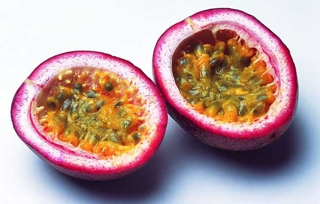 百香果如何吃 百香果的籽能吃嗎 百香果如何吃 百香果的籽能吃嗎