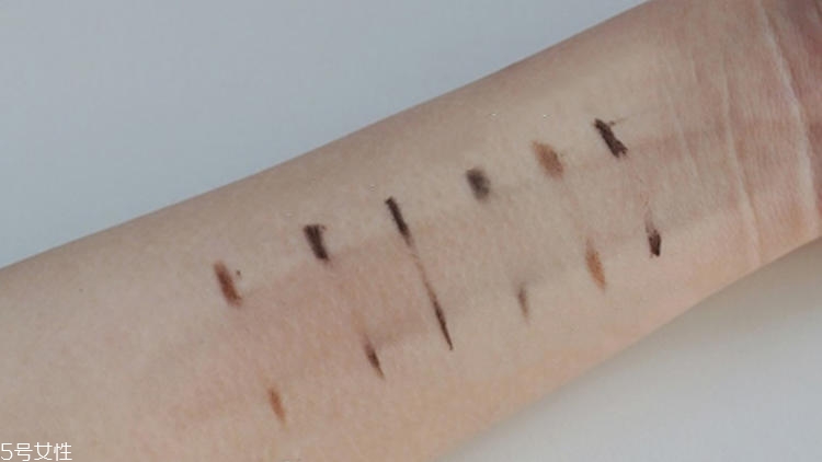 畫眼線用什么畫最好 7個(gè)維度考察3種熱門眼線產(chǎn)品 畫眼線用什么畫最好 7個(gè)維度考察3種熱門眼線產(chǎn)品