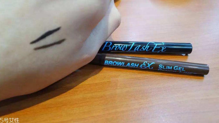 畫眼線用什么畫最好 7個(gè)維度考察3種熱門眼線產(chǎn)品 畫眼線用什么畫最好 7個(gè)維度考察3種熱門眼線產(chǎn)品